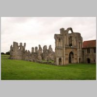 Castle Acre Priory, photo 3 by Richard Croft on Wikipedia.jpg